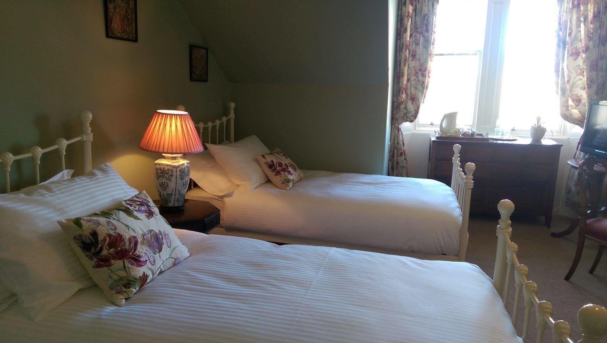 Lochinver Guesthouse Ayr Extérieur photo
